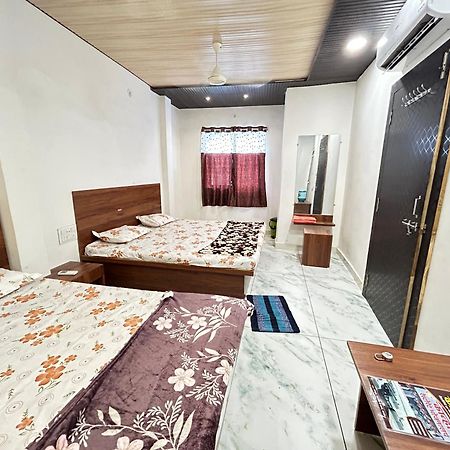 Hotel Shree Sidhi Vinayak อุจเจน ภายนอก รูปภาพ
